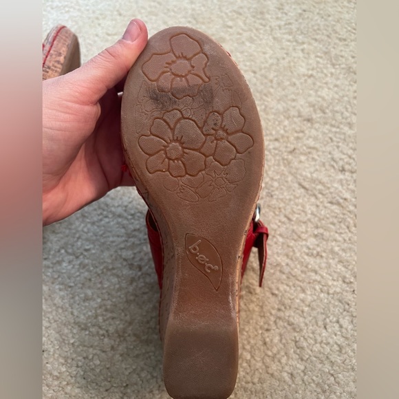 B.O.C Born Concept Red Leather Wedge Sandals size 7 - Picture 9 of 10